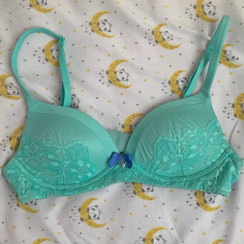 Victoria Secret 32A Bra